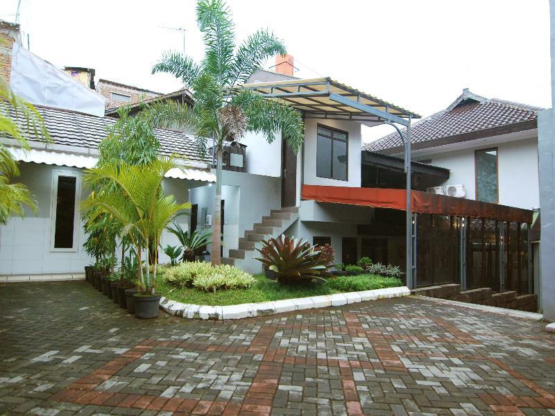 Oyo 202 Kuwera Inn Bandung Exteriér fotografie
